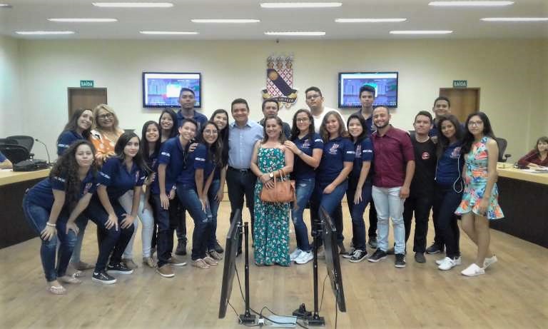 MedioTec de Itapipoca visitam UECE e conhecem equipe do Pronatec