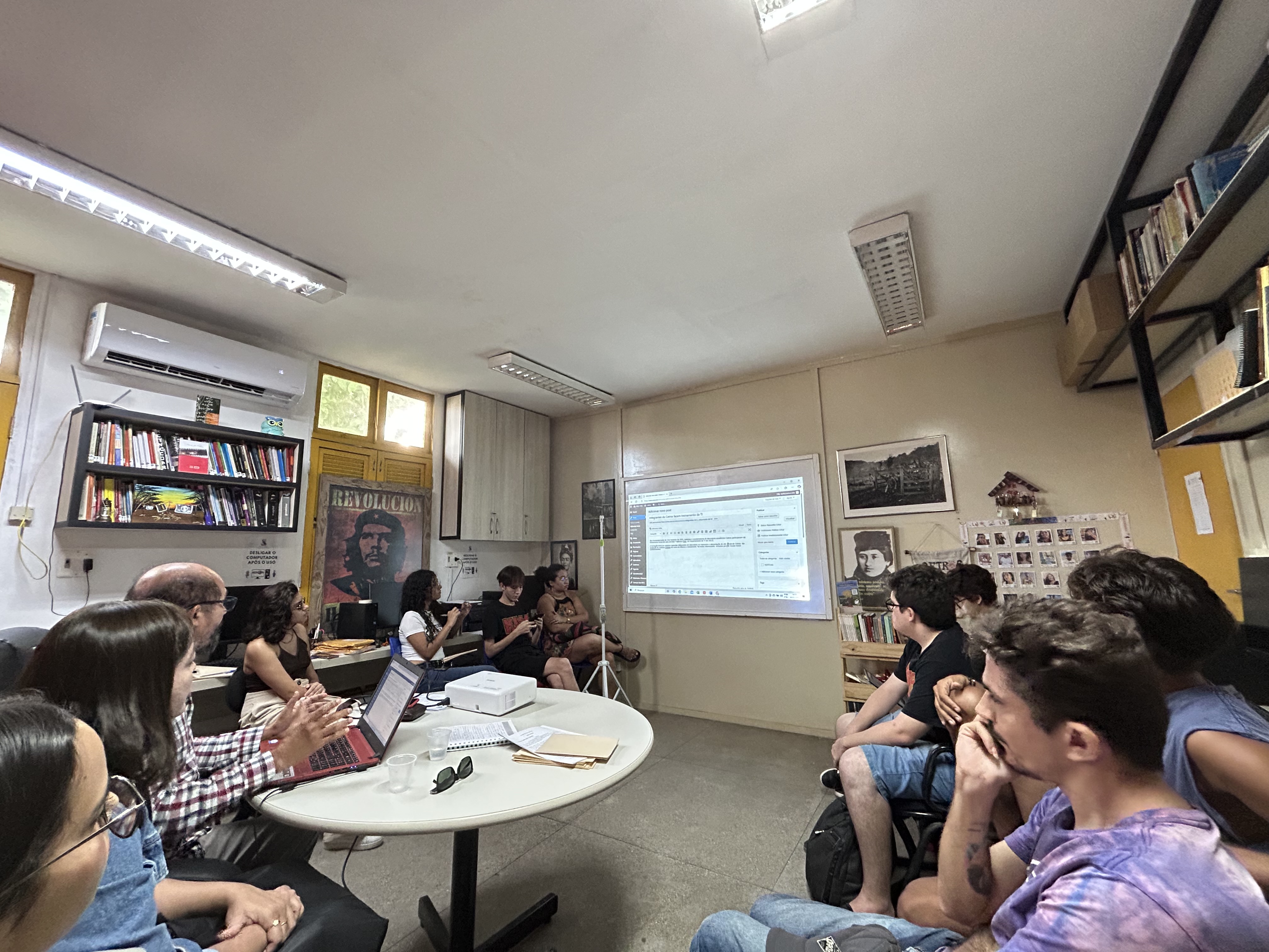 Integrantes do Cetros fazem treinamento de TI