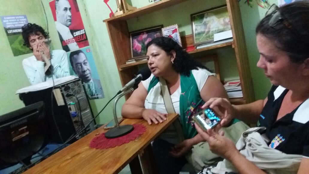 Entrevista Profª Cristiane e alunos na Rádio Camponesa em Palmares alt
