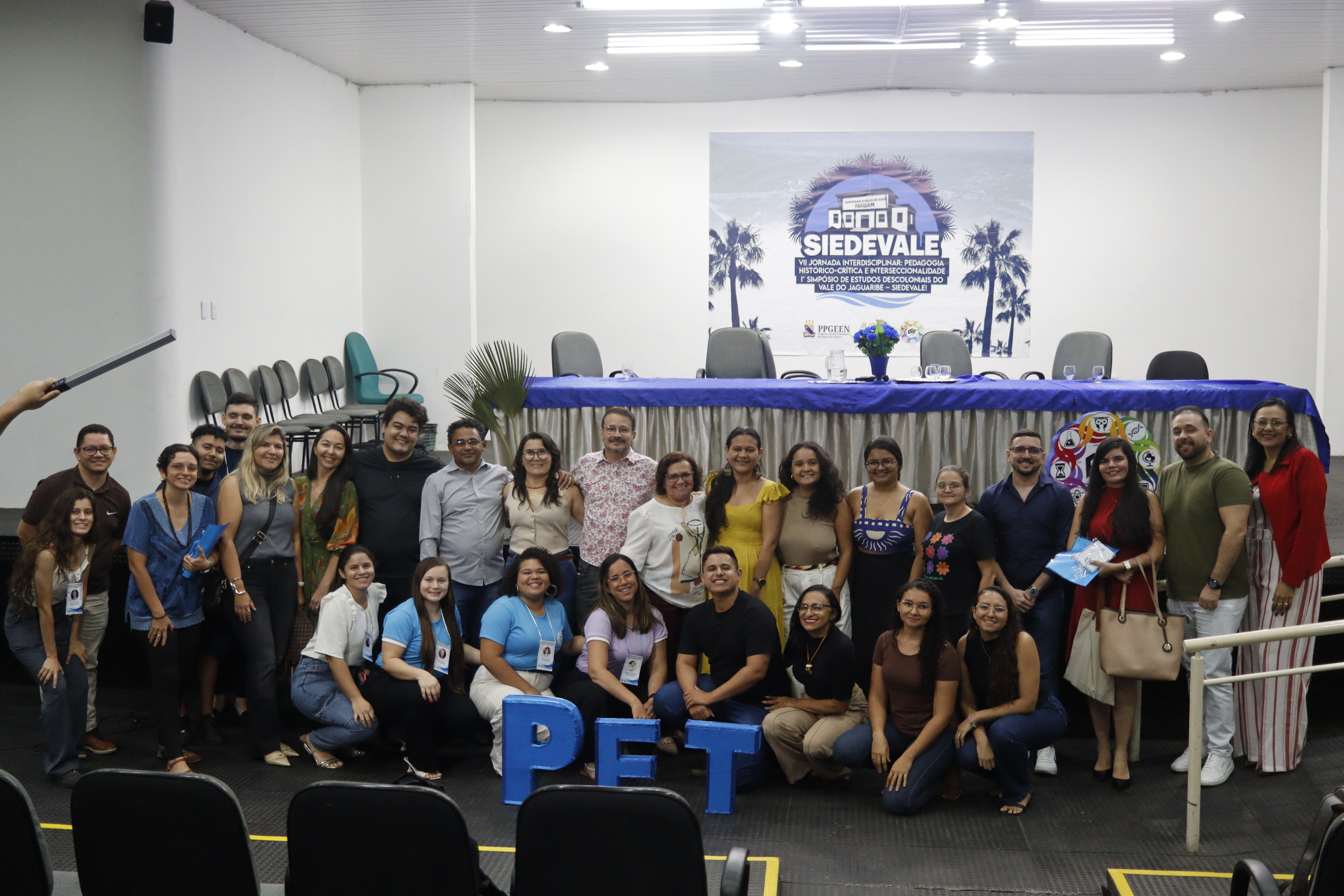 VII JORNADA INTERDISCIPLINAR: PEDAGOGIA HISTÓRICO-CRÍTICA E INTERSECCIONALIDADE E Iº SIMPÓSIO DE ESTUDOS DESCOLONIAIS DO VALE DO JAGUARIBE – SIEDEVALE 2025 NA FAFIDAM
