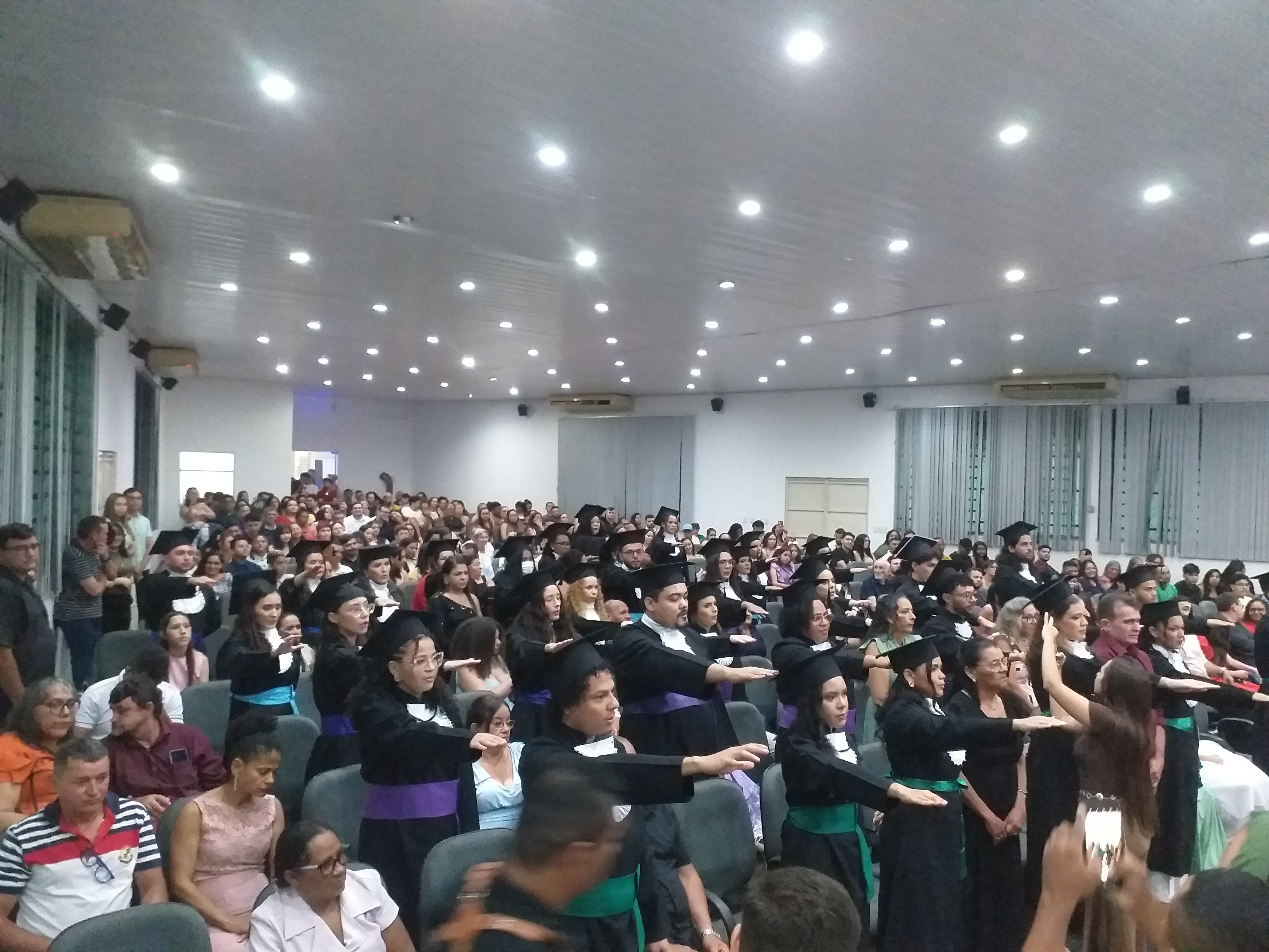 🎓 FAFIDAM diploma 38 novos licenciados em solenidade marcada por emoção e celebração