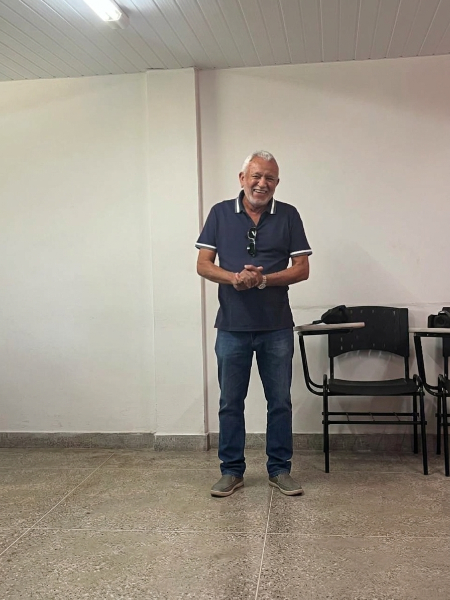 FAFIDAM homenageia professor Antônio Vitor