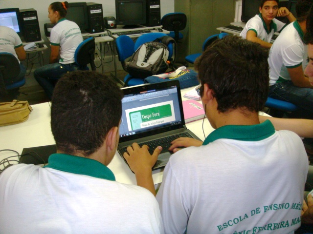 Estudantes da EEM Arsênio Ferreira Maia