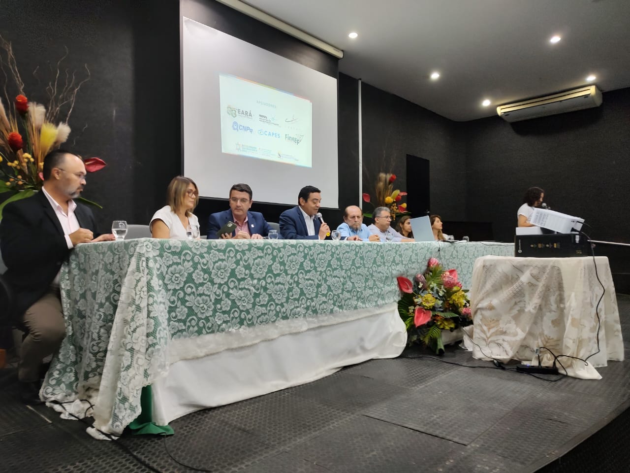 Começou na Uece a 28ª edição da Semana Universitária, maior evento da instituição